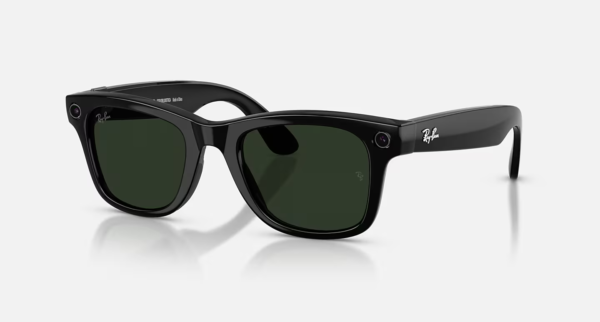 Ray-Ban Meta Wayfarer (Gen 2) lesklé čierne AI okuliare so zelenými šošovkami Transitions®